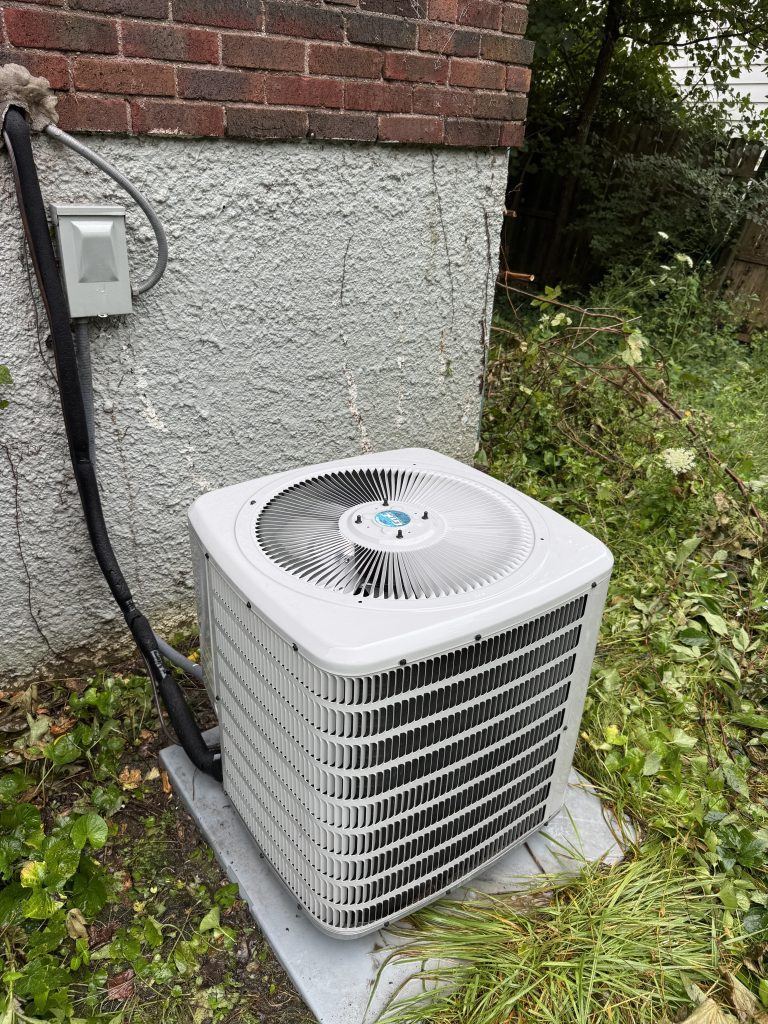 The same air conditioner cleared and cleaned after a Hoov Air seasonal tune-up